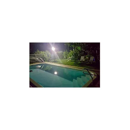 Amazing In W/ Outdoor Swimming Pool, Wifi And 2 Bedrooms Velence